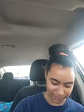 Snapshot of cinnaminnie chatting on January 2, 2:02 pm cinnaminnie online show from January 2, 2:02 pm