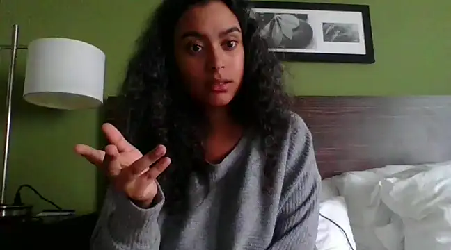 Snapshot of cinnaminnie chatting on January 6, 4:02 pm cinnaminnie online show from January 6, 4:02 pm