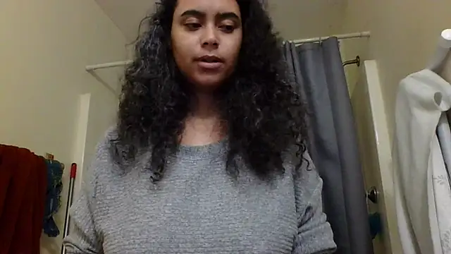 Snapshot of cinnaminnie chatting on January 16, 4:39 pm cinnaminnie online show from January 16, 4:39 pm