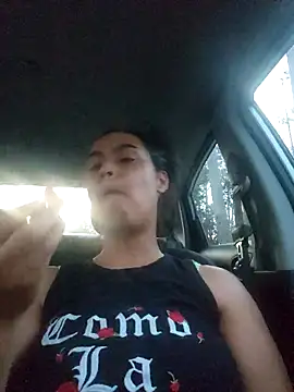 Snapshot of cinnaminnie chatting on March 4, 11:43 pm cinnaminnie online show from March 4, 11:43 pm