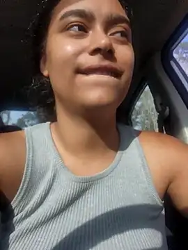 Snapshot of cinnaminnie chatting on March 20, 1:37 pm cinnaminnie online show from March 20, 1:37 pm