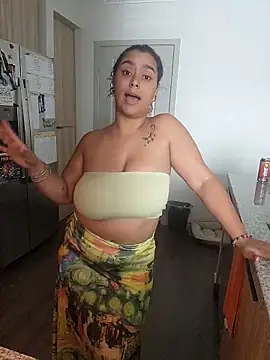 Snapshot of cinnaminnie chatting on November 5, 8:42 pm cinnaminnie online show from November 5, 8:42 pm