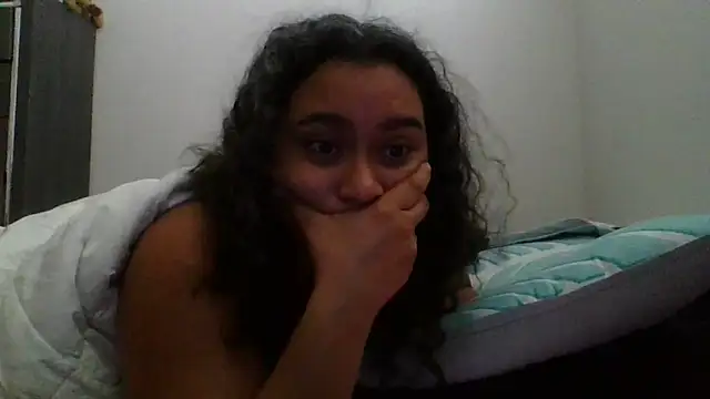 Snapshot of cinnaminnie chatting on November 15, 4:47 pm cinnaminnie online show from November 15, 4:47 pm