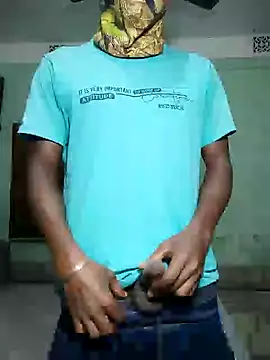 Snapshot of Hunter_boy9 chatting on January 1, 12:32 am Hunter boy9 online show from January 1, 12:32 am