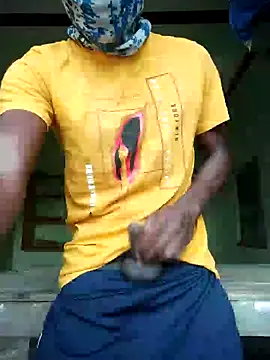 Snapshot of Hunter_boy9 chatting on February 22, 1:11 am Hunter boy9 online show from February 22, 1:11 am