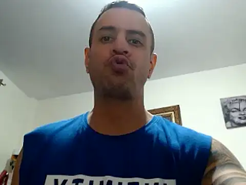 Snapshot of nicolay_74 chatting on January 25, 11:22 pm nicolay 74 online show from January 25, 11:22 pm