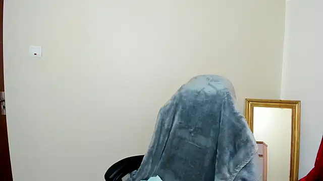 Snapshot of Moon_piex chatting on January 4, 7:24 am Moon piex online show from January 4, 7:24 am