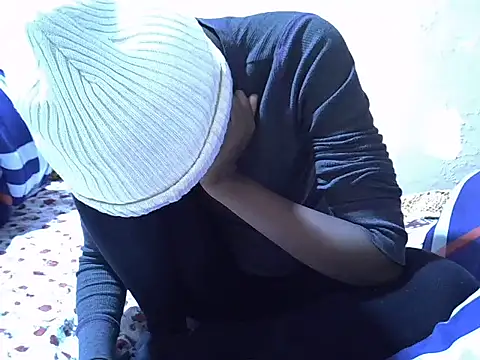 Snapshot of Just_Karu chatting on October 29, 11:23 am Just Karu online show from October 29, 11:23 am