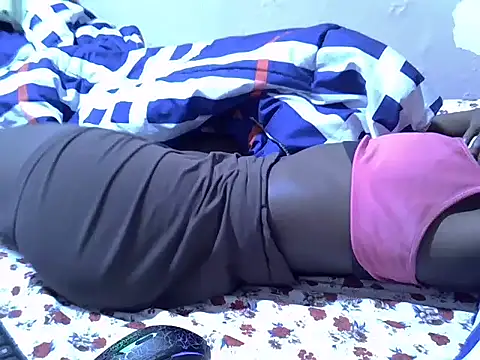 Snapshot of Just_Karu chatting on November 7, 1:38 am Just Karu online show from November 7, 1:38 am