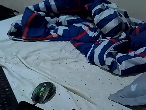 Snapshot of Just_Karu chatting on November 14, 11:35 pm Just Karu online show from November 14, 11:35 pm