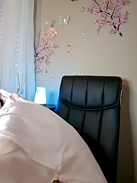 Jujuicy 97 online show from March 21, 4:40 pm