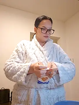 Jujuicy 97 online show from December 1, 6:46 pm