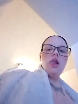 Jujuicy 97 online show from April 1, 7:31 am