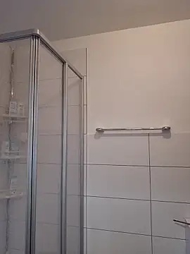 Jujuicy 97 online show from April 4, 8:01 am