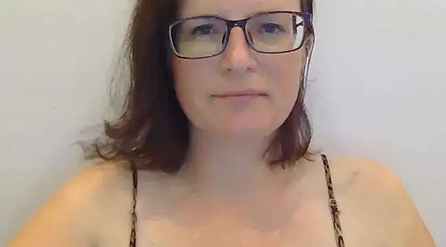 Snapshot of CrimsonMistress chatting on January 2, 12:02 am CrimsonMistress online show from January 2, 12:02 am