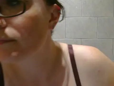 Snapshot of CrimsonMistress chatting on February 7, 6:03 am CrimsonMistress online show from February 7, 6:03 am