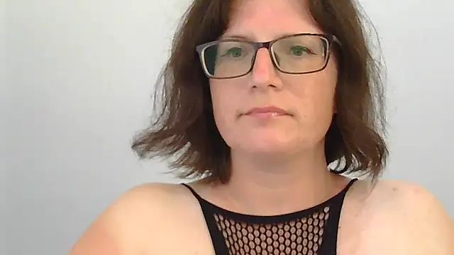 Snapshot of CrimsonMistress chatting on March 8, 5:28 am CrimsonMistress online show from March 8, 5:28 am