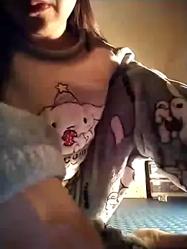 JasminePham online show from December 22, 8:47 pm