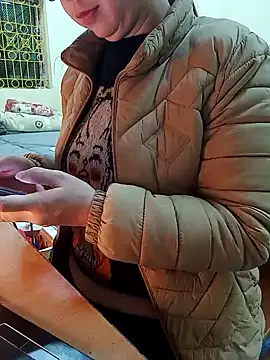 JasminePham online show from December 23, 1:18 am