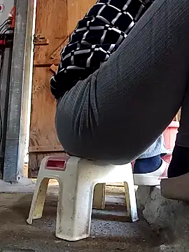 JasminePham online show from January 12, 1:53 am