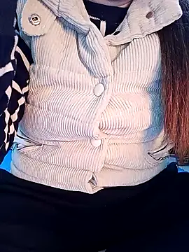 JasminePham online show from February 18, 1:21 am