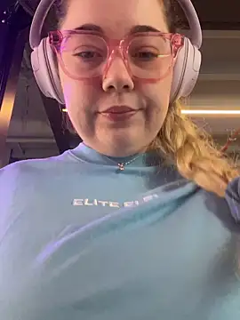 Snapshot of brooklynivy chatting on October 11, 11:36 pm brooklynivy online show from October 11, 11:36 pm