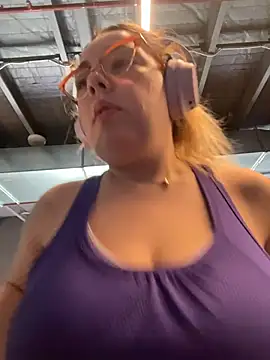 Snapshot of brooklynivy chatting on October 29, 3:42 am brooklynivy online show from October 29, 3:42 am