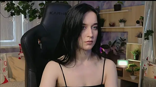 Snapshot of KiraLiLime chatting on February 9, 11:58 am KiraLiLime online show from February 9, 11:58 am