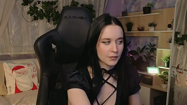 Snapshot of KiraLiLime chatting on February 12, 9:54 pm KiraLiLime online show from February 12, 9:54 pm