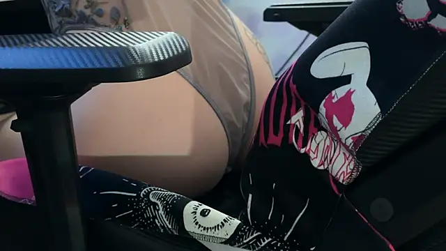 Snapshot of KiraLiLime chatting on February 22, 12:40 pm KiraLiLime online show from February 22, 12:40 pm