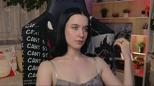 Snapshot of KiraLiLime chatting on February 22, 3:47 pm KiraLiLime online show from February 22, 3:47 pm