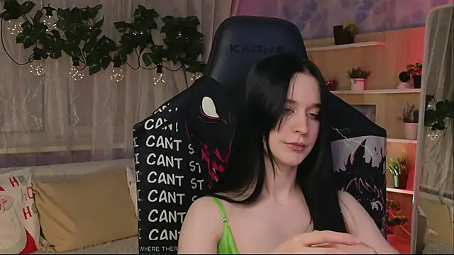 Snapshot of KiraLiLime chatting on February 23, 3:51 pm KiraLiLime online show from February 23, 3:51 pm