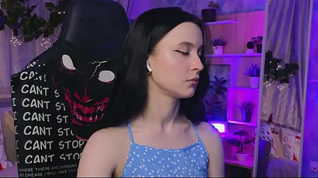 Snapshot of KiraLiLime chatting on March 1, 7:37 pm KiraLiLime online show from March 1, 7:37 pm