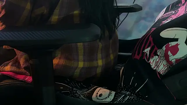 Snapshot of KiraLiLime chatting on March 4, 4:09 pm KiraLiLime online show from March 4, 4:09 pm