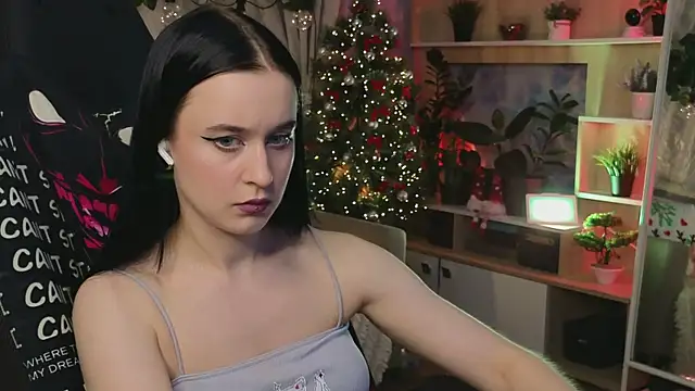 Snapshot of KiraLiLime chatting on March 5, 9:26 pm KiraLiLime online show from March 5, 9:26 pm