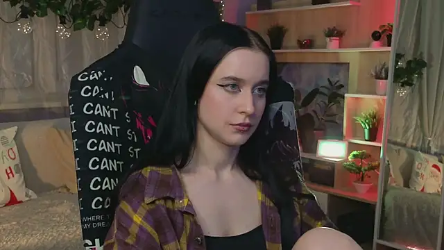 Snapshot of KiraLiLime chatting on March 6, 10:15 pm KiraLiLime online show from March 6, 10:15 pm