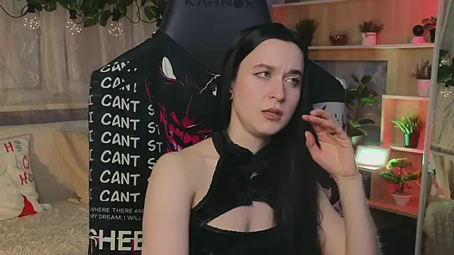 Snapshot of KiraLiLime chatting on March 7, 9:17 pm KiraLiLime online show from March 7, 9:17 pm