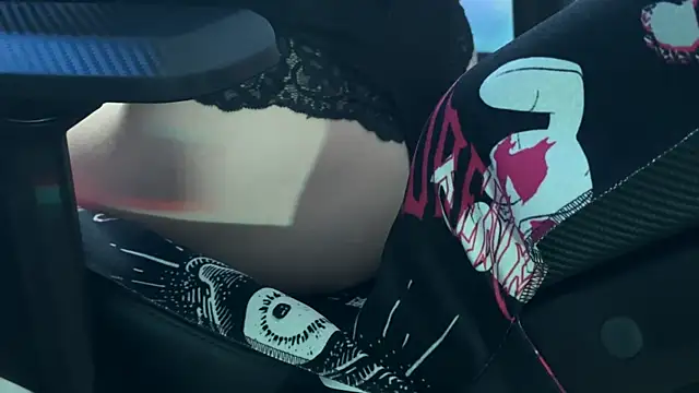 Snapshot of KiraLiLime chatting on March 9, 11:58 am KiraLiLime online show from March 9, 11:58 am