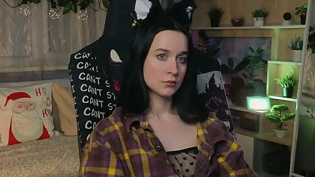 Snapshot of KiraLiLime chatting on March 14, 10:05 pm KiraLiLime online show from March 14, 10:05 pm