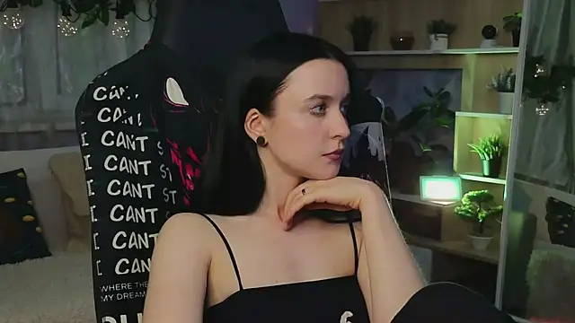 Snapshot of KiraLiLime chatting on March 18, 9:21 pm KiraLiLime online show from March 18, 9:21 pm