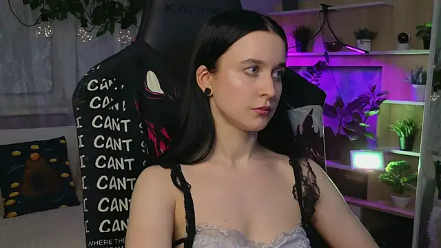 Snapshot of KiraLiLime chatting on March 21, 7:13 pm KiraLiLime online show from March 21, 7:13 pm