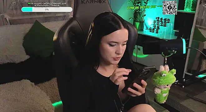 Snapshot of KiraLiLime chatting on September 30, 1:43 am KiraLiLime online show from September 30, 1:43 am