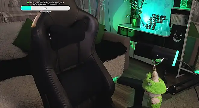 Snapshot of KiraLiLime chatting on October 4, 11:14 pm KiraLiLime online show from October 4, 11:14 pm