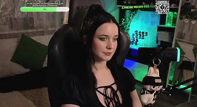 Snapshot of KiraLiLime chatting on October 22, 6:40 pm KiraLiLime online show from October 22, 6:40 pm