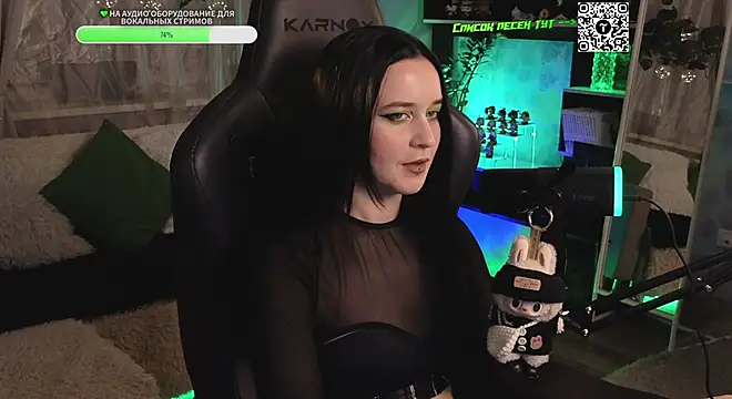 Snapshot of KiraLiLime chatting on October 23, 7:34 pm KiraLiLime online show from October 23, 7:34 pm