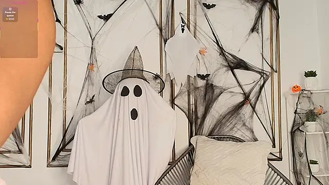 nataly velez online show from October 20, 3:45 pm