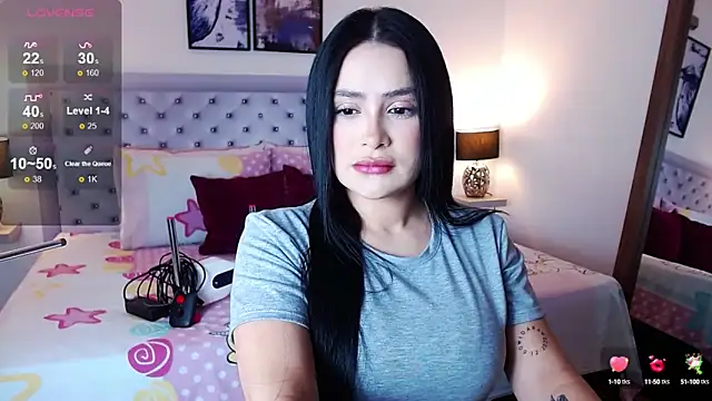 sarascottt online show from October 4, 3:32 pm