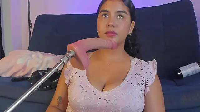 Snapshot of swetty_loverss chatting on October 22, 10:20 pm swetty loverss online show from October 22, 10:20 pm