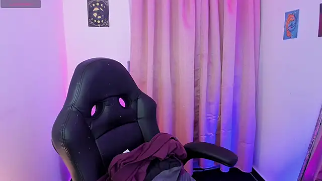 Snapshot of indra_cam chatting on November 5, 3:50 am indra cam online show from November 5, 3:50 am