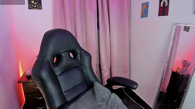 Snapshot of indra_cam chatting on November 20, 3:39 am indra cam online show from November 20, 3:39 am